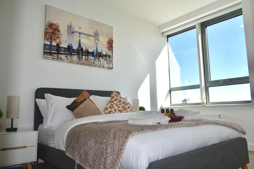 Centre Oasis: 2-bed With Parking And Rooftop Terrace Apartment Bracknell