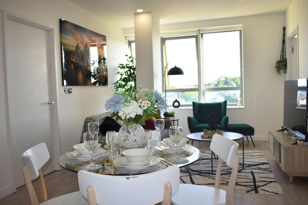 Centre Oasis: 2-bed With Parking And Rooftop Terrace Apartment