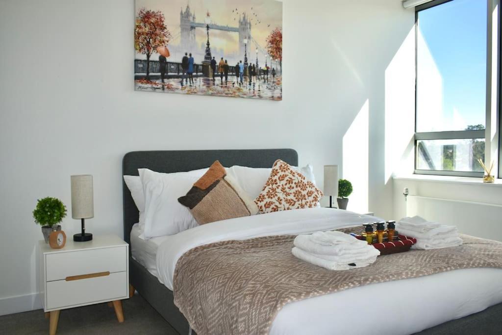 Centre Oasis: 2-bed With Parking And Rooftop Terrace Apartment *