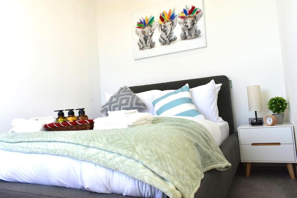 Centre Oasis: 2-bed With Parking And Rooftop Terrace * Bracknell