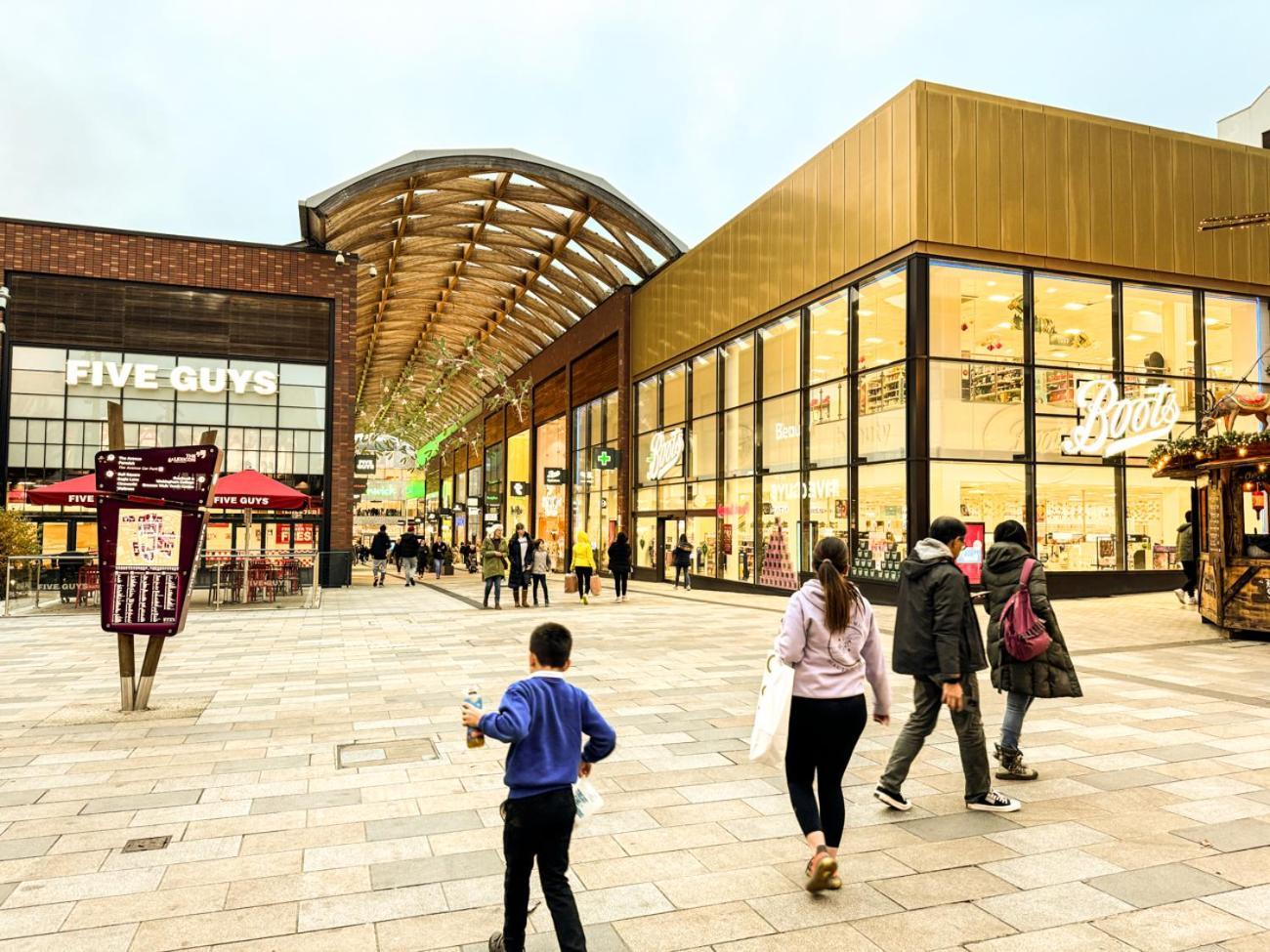 Centre Oasis: 2-bed With Parking And Rooftop Terrace Bracknell
